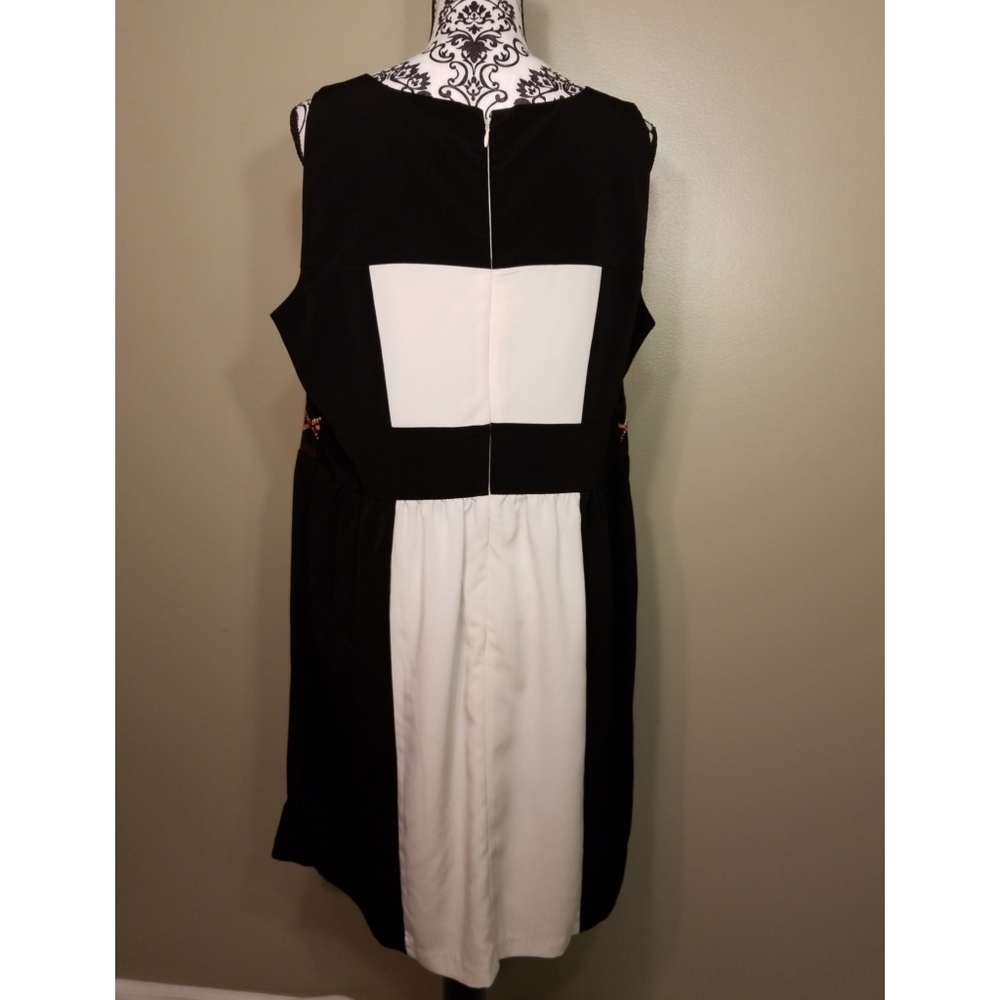 Lux II Plus Size Color Block Dress Size 16W - Picture 3 of 8